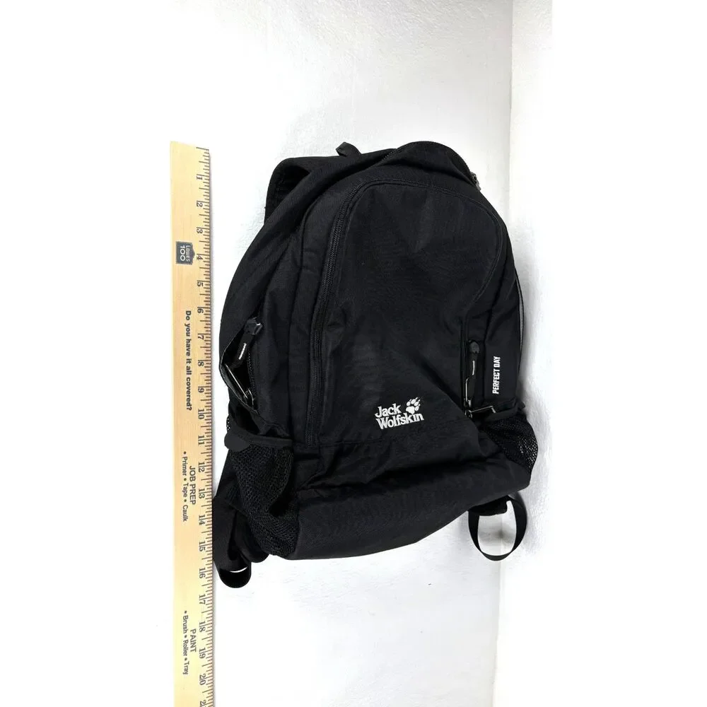 Jack Wolfskin Perfect Day Backpack Black Padded Straps and Back Multiple Pockets
